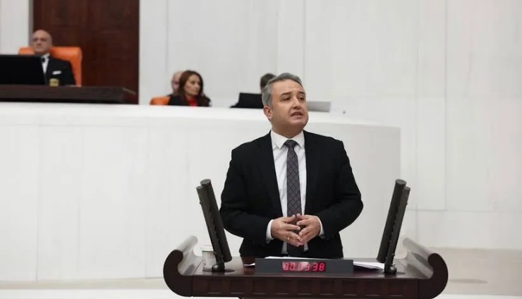 Osmaniyeli Milletvekili İsa Mesih Şahin AK Parti'ye Katıldı